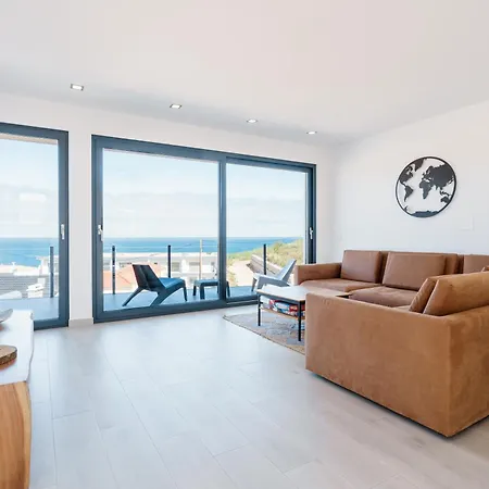 Dino With Ocean View * Ribamar (Lourinha)