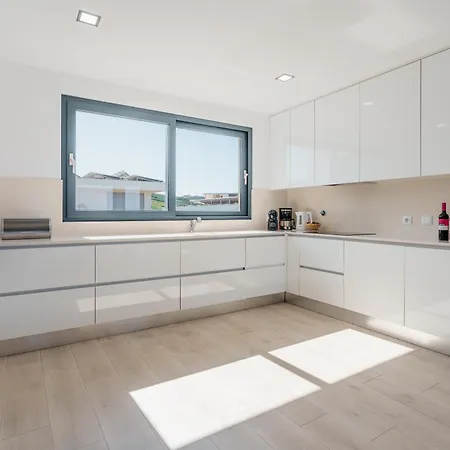 Villa Dino With Ocean View *