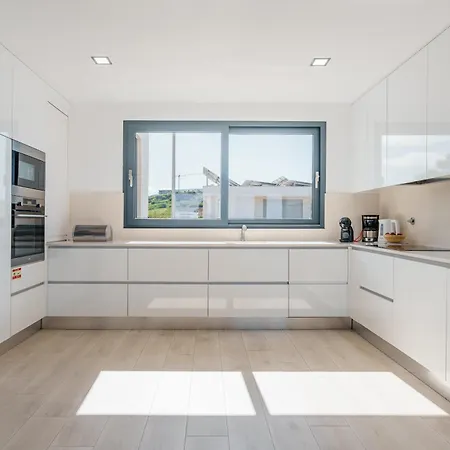 Dino With Ocean View Villa *