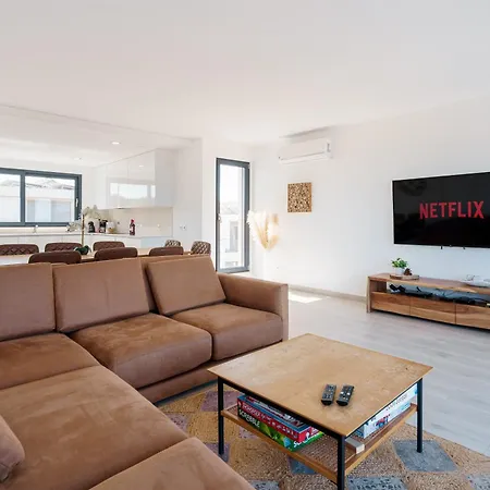 Dino With Ocean View Ribamar (Lourinha)