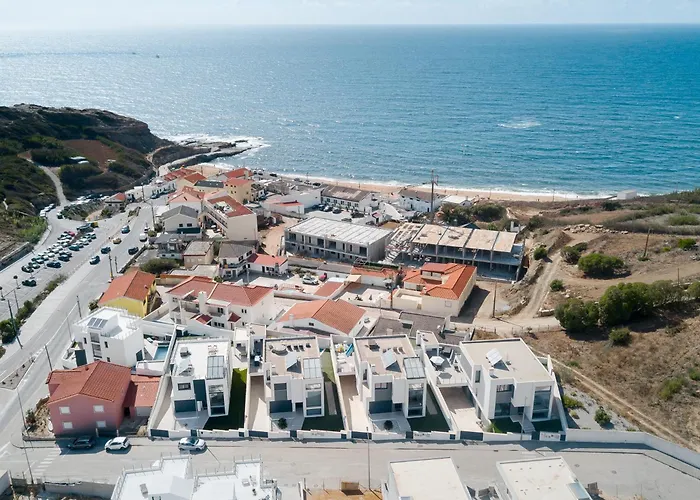 Dino With Ocean View * Ribamar (Lourinha)